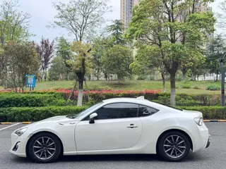 Toyota 86 2014 2.0L Manual Deluxe exterior photo 3 Toyota 86 2014 2.0L Manual Deluxe exterior photo 3