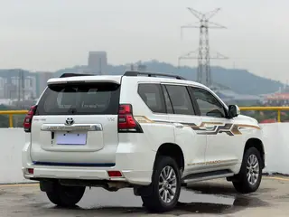 Toyota Prado 2019 3.5L Automático TX-L Versión de lujo exterior foto 4 Toyota Prado 2019 3.5L Automático TX-L Versión de lujo exterior foto 4