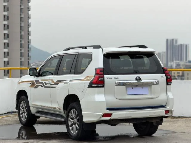 Toyota Prado 2019 3.5L Automático TX-L Versión de lujo exterior foto 5 Toyota Prado 2019 3.5L Automático TX-L Versión de lujo exterior foto 5