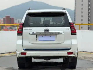 Toyota Prado 2019 3.5L Automático TX-L Versión de lujo exterior foto 6 Toyota Prado 2019 3.5L Automático TX-L Versión de lujo exterior foto 6