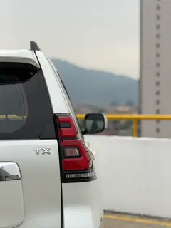 Toyota Prado 2019 3.5L Automático TX-L Versión de lujo exterior foto 10 Toyota Prado 2019 3.5L Automático TX-L Versión de lujo exterior foto 10