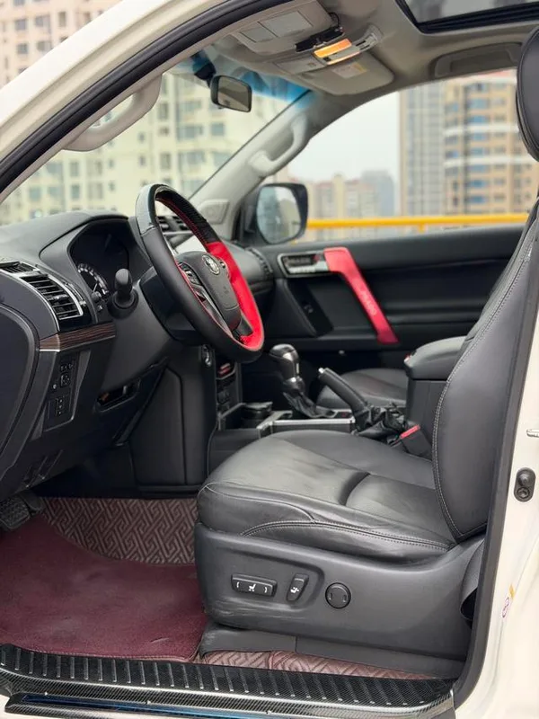 Toyota Prado 2019 3.5L Automático TX-L Versión de lujo interior foto 14 Toyota Prado 2019 3.5L Automático TX-L Versión de lujo interior foto 14
