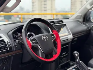 Toyota Prado 2019 3.5L Automático TX-L Versión de lujo interior foto 15 Toyota Prado 2019 3.5L Automático TX-L Versión de lujo interior foto 15