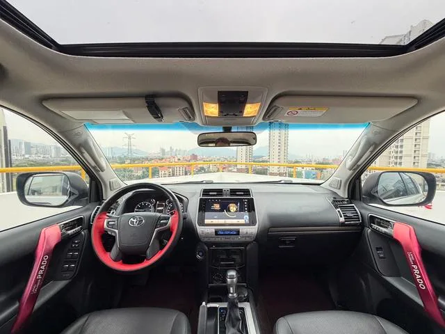 Toyota Prado 2019 3.5L Automático TX-L Versión de lujo interior foto 18 Toyota Prado 2019 3.5L Automático TX-L Versión de lujo interior foto 18