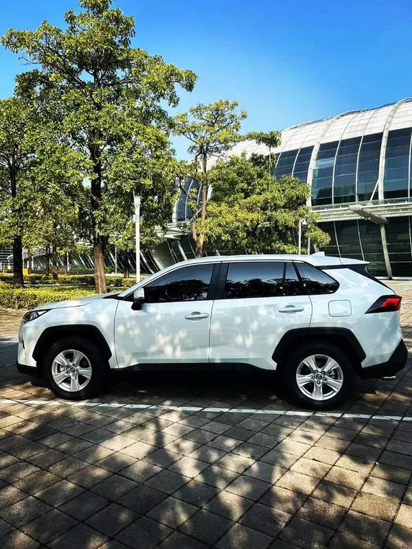 Toyota RAV4 2022 2.0L CVT Version urbaine à deux roues motrices extérieur photo 3