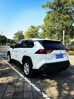 Toyota RAV4 2022 2.0L CVT Version urbaine à deux roues motrices extérieur photo 4
