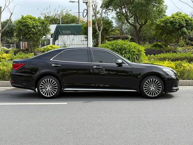 Toyota Crown 2018 2.0T Sports version exterior photo 8 Toyota Crown 2018 2.0T Sports version exterior photo 8