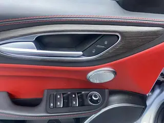 Alfa Romeo Giulia 2020 2.0T 280HP VIRTU Limited edition interior photo 7 Alfa Romeo Giulia 2020 2.0T 280HP VIRTU Limited edition interior photo 7