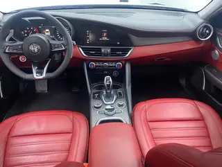 Alfa Romeo Giulia 2020 2.0T 280HP VIRTU Limited edition interior photo 8 Alfa Romeo Giulia 2020 2.0T 280HP VIRTU Limited edition interior photo 8
