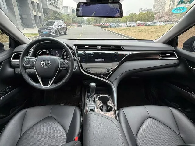 Toyota Camry 2019 Restyling 2.5G Luxury Edition interior photo 8 Toyota Camry 2019 Restyling 2.5G Luxury Edition interior photo 8