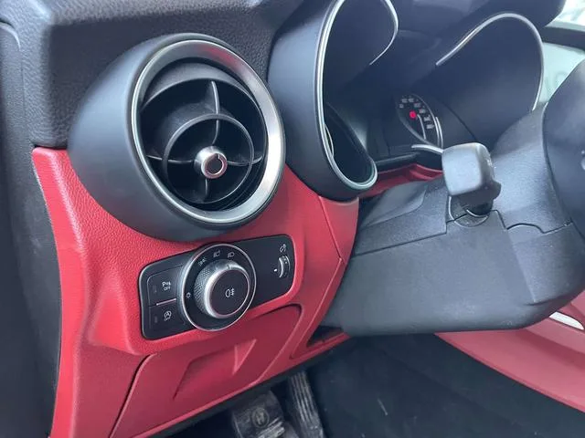Alfa Romeo Stelvio 2017 2.0T 200HP Elite Edition exterior photo 7