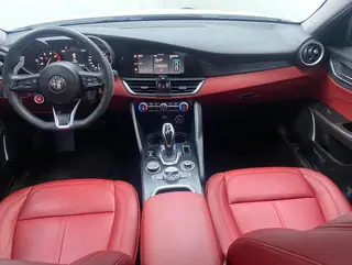 Alfa Romeo Giulia 2020 2.0T 280HP Dark Night Phantom Limited Edition interior photo 6