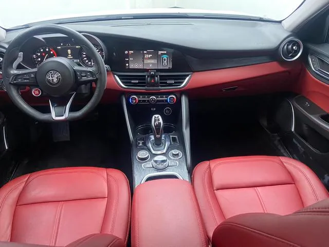 Alfa Romeo Giulia 2020 2.0T 280HP Dark Night Phantom Limited Edition interior photo 6