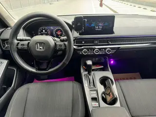 Honda Civic 2022 240TURBO CVT Version dynamique intérieur photo 10