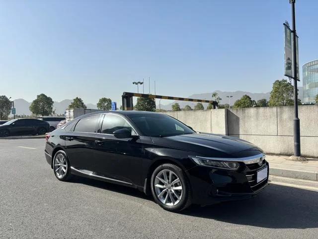 Honda Accord 2022 260TURBO Luxury Edition exterior photo 3