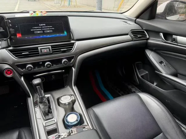 Honda Accord 2022 260TURBO Luxury Edition interior photo 13 Honda Accord 2022 260TURBO Luxury Edition interior photo 13