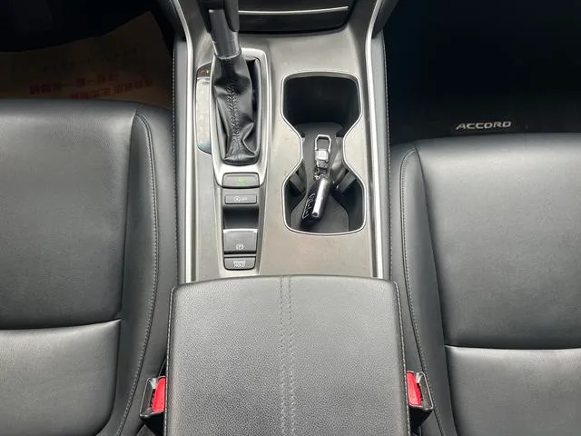 Honda Accord 2022 260TURBO Luxury Edition exterior photo 3