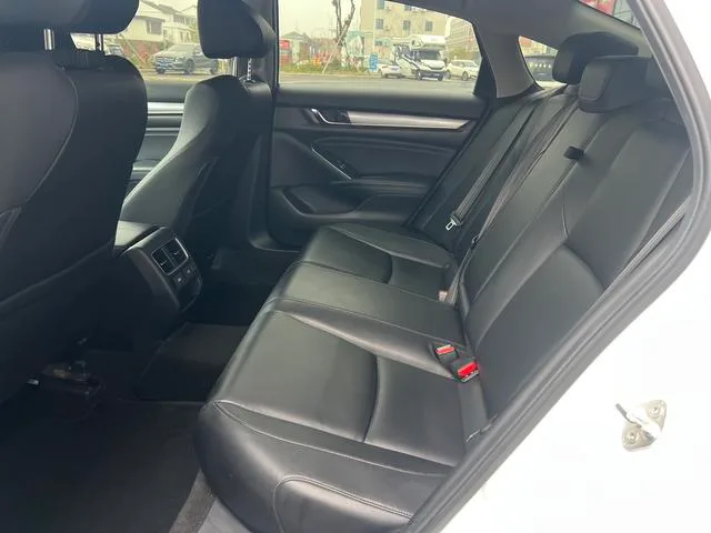 Honda Accord 2022 260TURBO Luxury Edition exterior photo 4