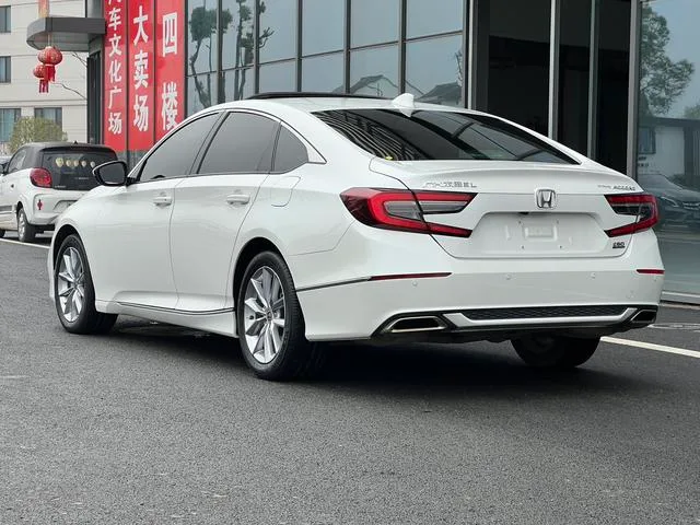 Honda Accord 2022 260TURBO Luxury Edition interior photo 16