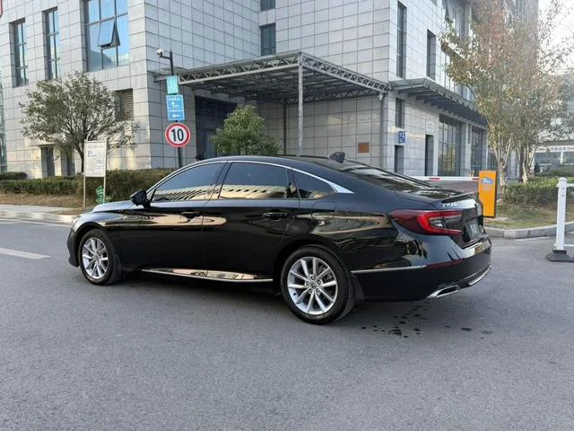 Honda Accord 2022 260TURBO Luxury Edition exterior photo 2 Honda Accord 2022 260TURBO Luxury Edition exterior photo 2
