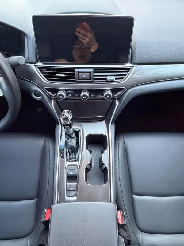 Honda Accord 2022 260TURBO Luxury Edition interior photo 10 Honda Accord 2022 260TURBO Luxury Edition interior photo 10