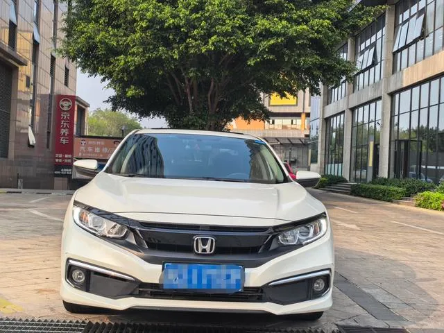 Honda Civic 2019 220TURBO CVT Versión dinámica País VI exterior foto 2 Honda Civic 2019 220TURBO CVT Versión dinámica País VI exterior foto 2