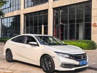Honda Civic 2019 220TURBO CVT Versión dinámica País VI exterior foto 3 Honda Civic 2019 220TURBO CVT Versión dinámica País VI exterior foto 3