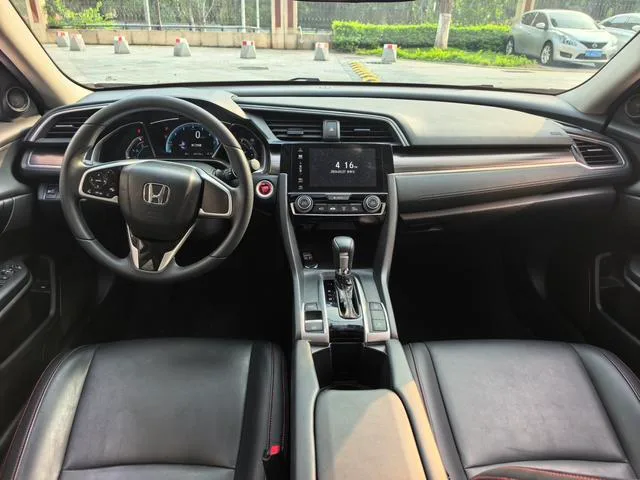Honda Civic 2019 220TURBO CVT Versión dinámica País VI exterior foto 5 Honda Civic 2019 220TURBO CVT Versión dinámica País VI exterior foto 5