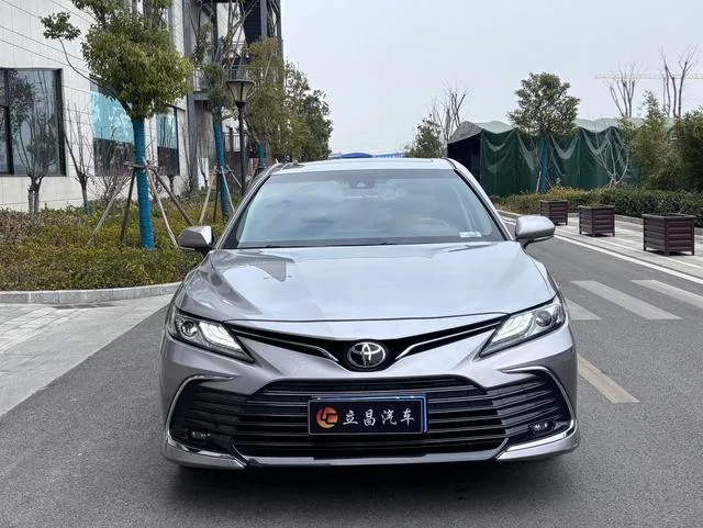 Toyota Camry 2023 2.0G Edición de lujo exterior foto 2