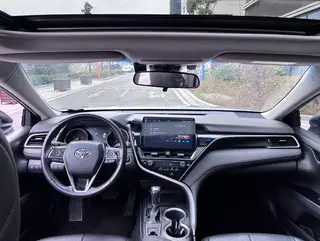 Toyota Camry 2023 2.0G Edición de lujo interior foto 9