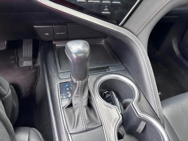 Toyota Camry 2023 2.0G Edición de lujo interior foto 14