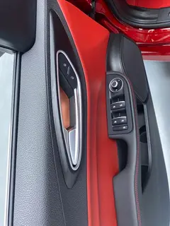 Alfa Romeo Giulia 2017 2.0T 280HP Version de luxe intérieur photo 7 Alfa Romeo Giulia 2017 2.0T 280HP Version de luxe intérieur photo 7