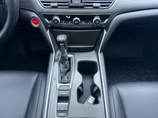 Honda Accord 2022 260TURBO Version de luxe intérieur photo 12 Honda Accord 2022 260TURBO Version de luxe intérieur photo 12