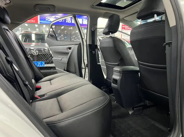 Toyota Corolla 2018 1.2T S-CVT GL-i Zhihui Edition China V interior photo 8 Toyota Corolla 2018 1.2T S-CVT GL-i Zhihui Edition China V interior photo 8