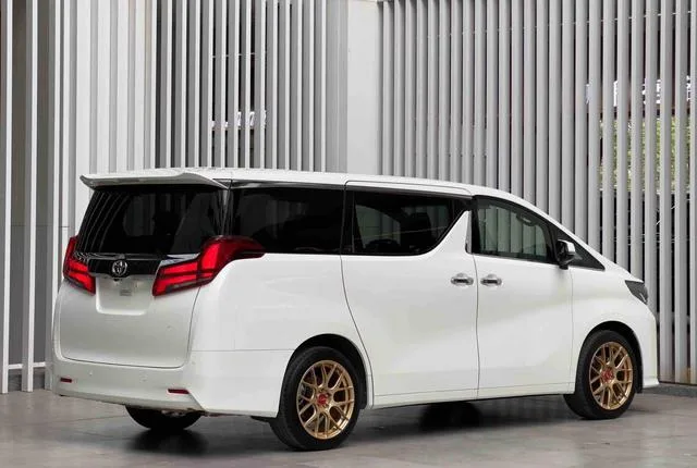 Toyota Alphard 2015 3.5L Premium Edition exterior photo 4 Toyota Alphard 2015 3.5L Premium Edition exterior photo 4