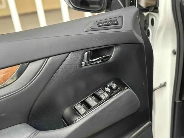 Toyota Alphard 2015 3.5L Premium Edition exterior photo 8 Toyota Alphard 2015 3.5L Premium Edition exterior photo 8