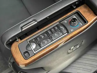 Toyota Alphard 2015 3.5L Premium Edition interior photo 13 Toyota Alphard 2015 3.5L Premium Edition interior photo 13