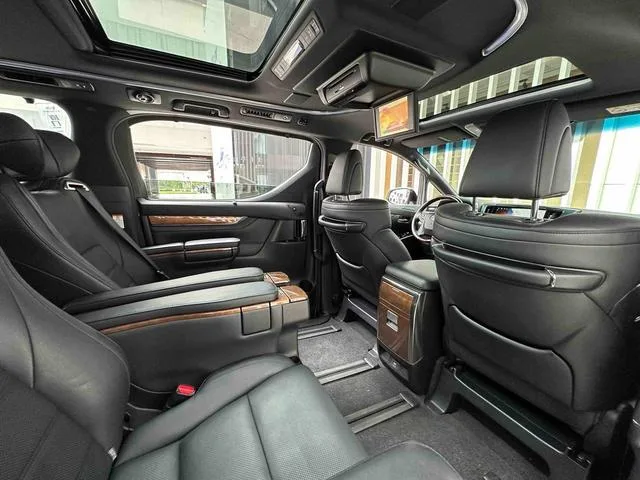 Toyota Alphard 2015 3.5L Premium Edition interior photo 15 Toyota Alphard 2015 3.5L Premium Edition interior photo 15