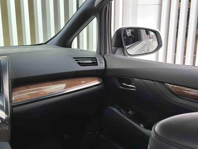 Toyota Alphard 2015 3.5L Premium Edition interior photo 18 Toyota Alphard 2015 3.5L Premium Edition interior photo 18