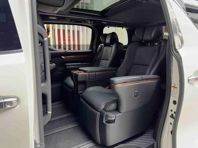 Toyota Alphard 2015 3.5L Premium Edition interior photo 19 Toyota Alphard 2015 3.5L Premium Edition interior photo 19