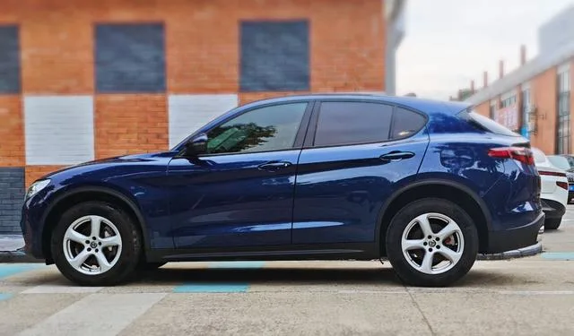 Alfa Romeo Stelvio 2017 2.0T 200HP Versión de élite exterior foto 3 Alfa Romeo Stelvio 2017 2.0T 200HP Versión de élite exterior foto 3