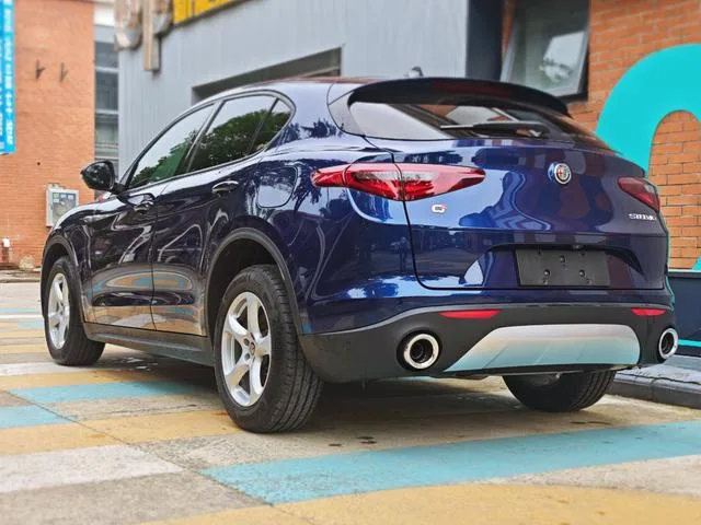 Alfa Romeo Stelvio 2017 2.0T 200HP Versión de élite exterior foto 4 Alfa Romeo Stelvio 2017 2.0T 200HP Versión de élite exterior foto 4