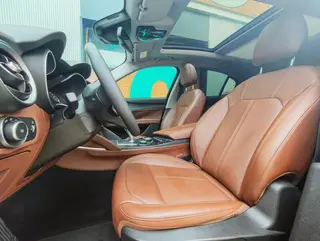 Alfa Romeo Stelvio 2017 2.0T 200HP Versión de élite interior foto 7 Alfa Romeo Stelvio 2017 2.0T 200HP Versión de élite interior foto 7