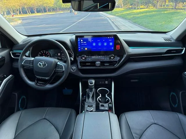 Toyota Highlander 2022 380T Edición de lujo con tracción en las cuatro ruedas 7 Asiento exterior foto 8