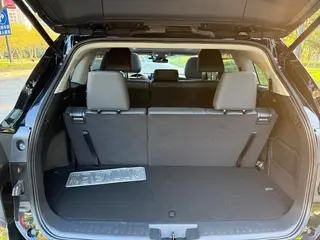 Toyota Highlander 2022 380T Edición de lujo con tracción en las cuatro ruedas 7 Asiento exterior foto 10