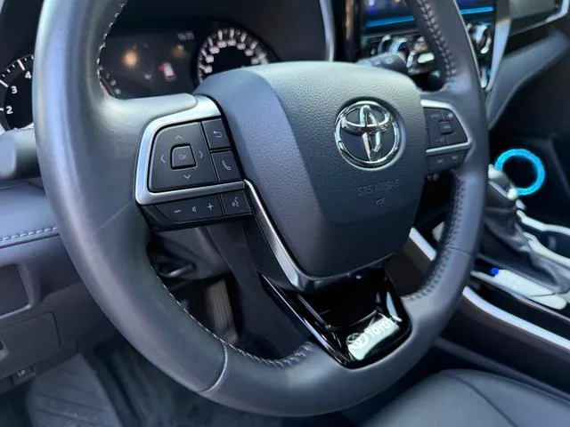 Toyota Highlander 2022 380T Edición de lujo con tracción en las cuatro ruedas 7 Asiento interior foto 12