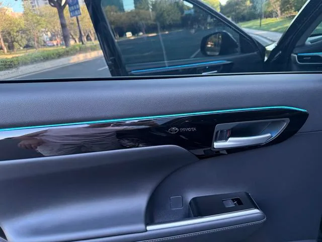 Toyota Highlander 2022 380T Edición de lujo con tracción en las cuatro ruedas 7 Asiento interior foto 14