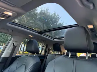 Toyota Highlander 2022 380T Edición de lujo con tracción en las cuatro ruedas 7 Asiento interior foto 18