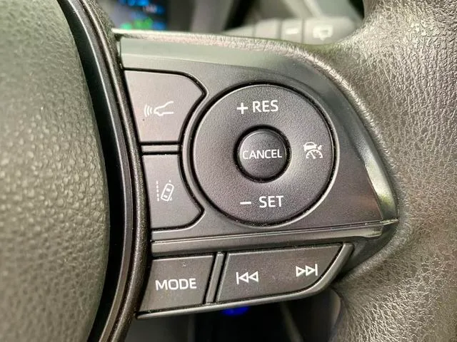 Toyota Corolla Cross 2022 2.0L Pioneer Edition interior photo 11 Toyota Corolla Cross 2022 2.0L Pioneer Edition interior photo 11