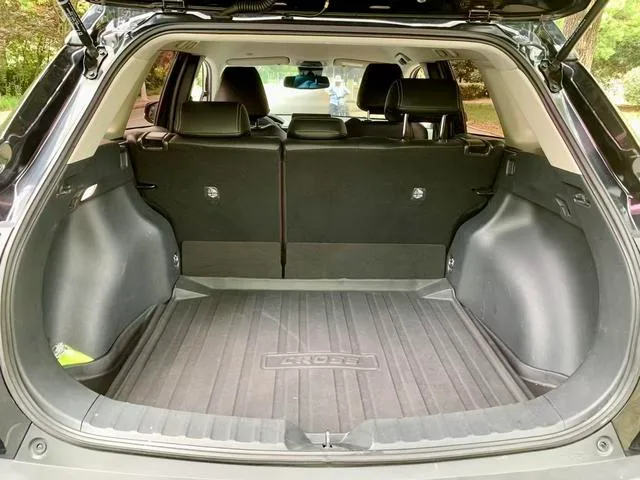 Toyota Corolla Cross 2022 2.0L Pioneer Edition interior photo 16 Toyota Corolla Cross 2022 2.0L Pioneer Edition interior photo 16